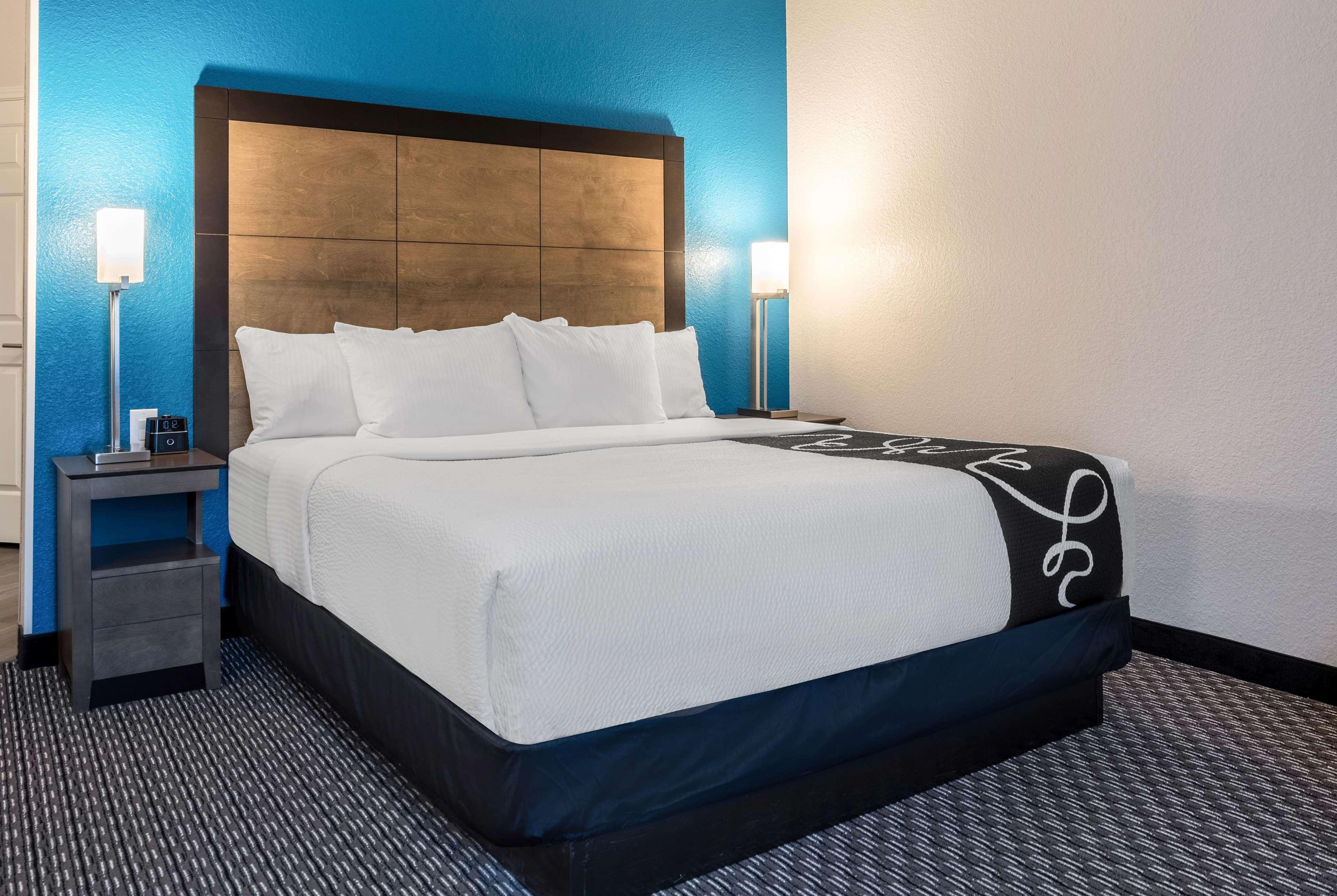 La Quinta By Wyndham Orlando Лейк Мери Екстериор снимка