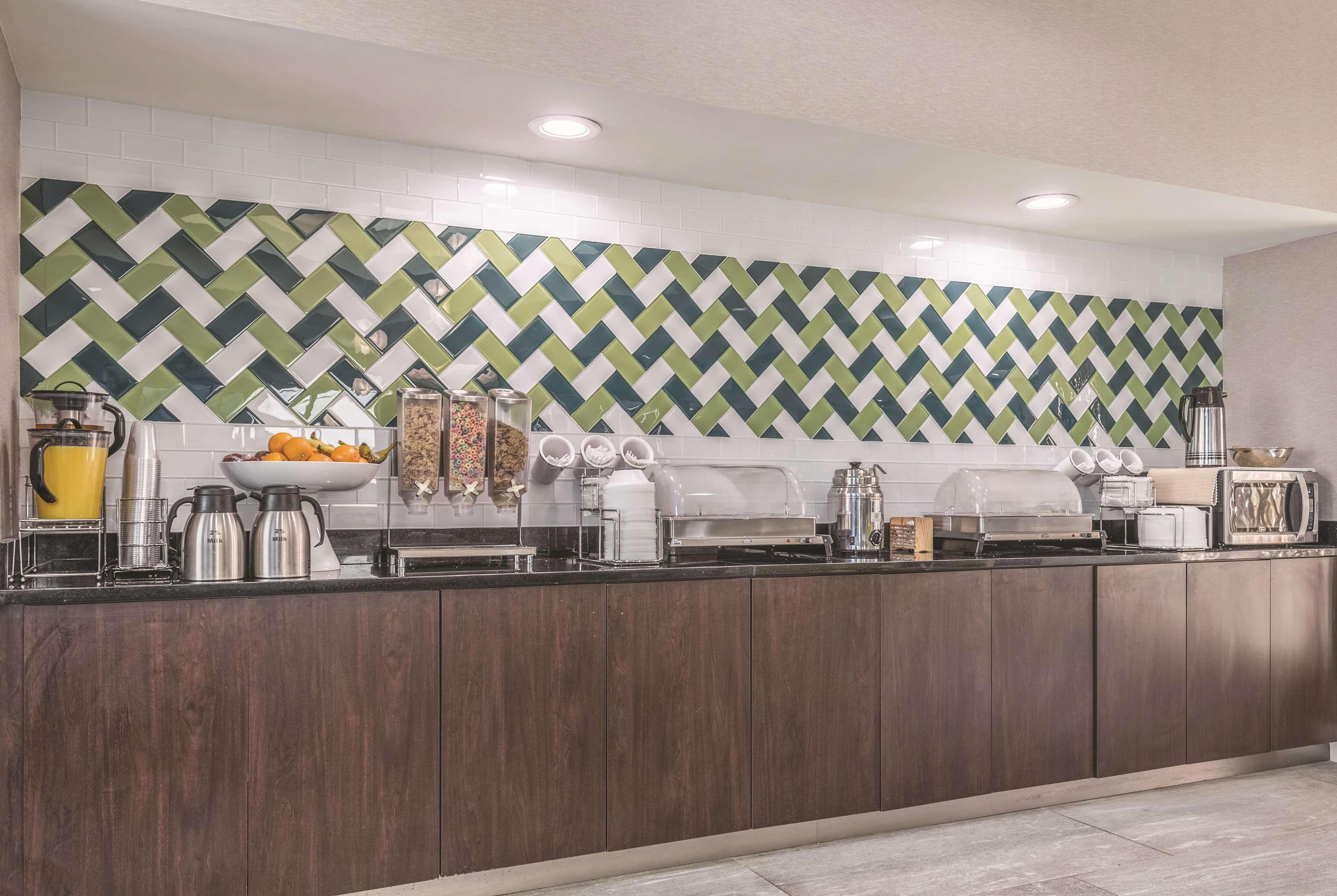 La Quinta By Wyndham Orlando Лейк Мери Екстериор снимка