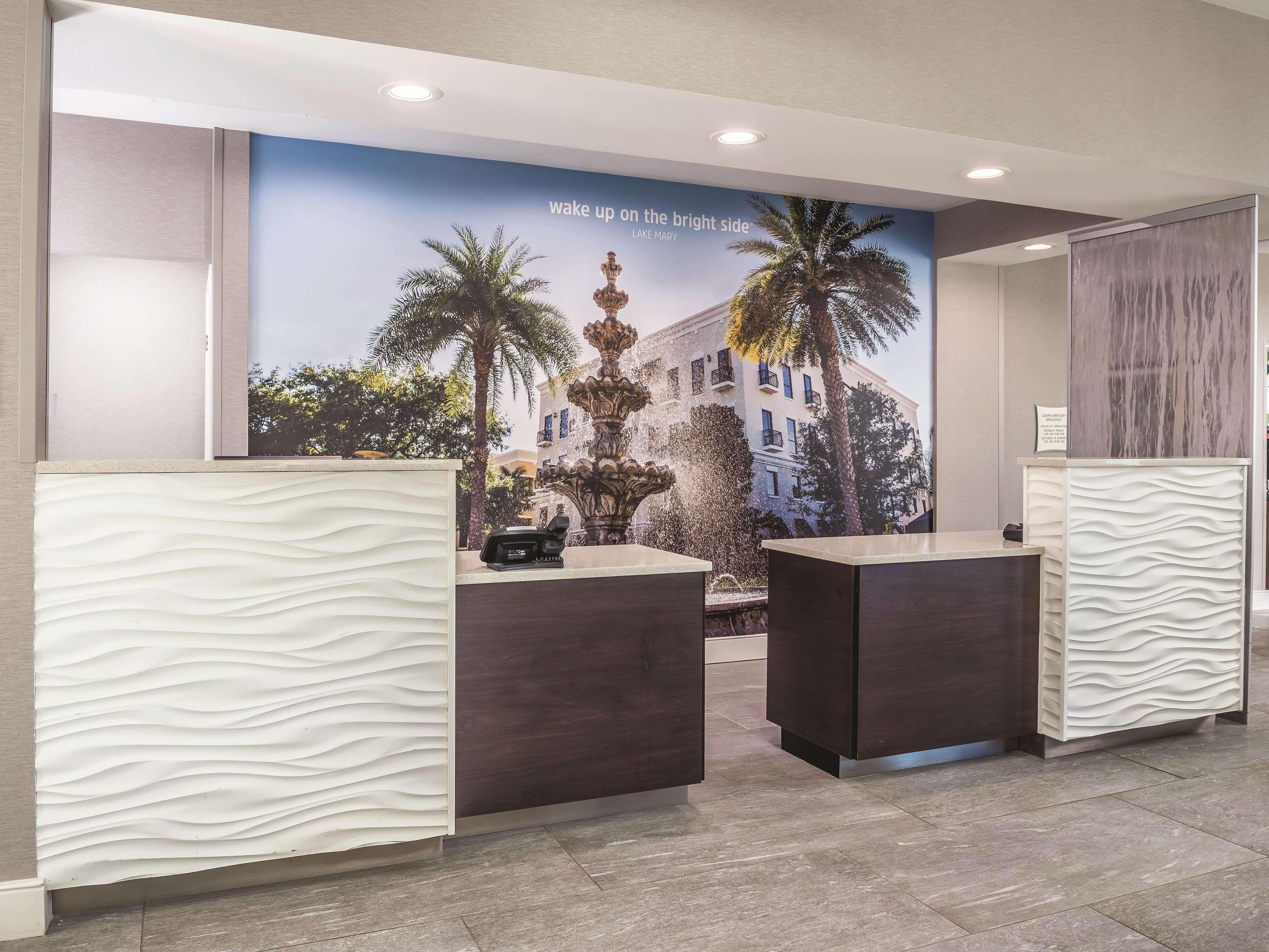 La Quinta By Wyndham Orlando Лейк Мери Екстериор снимка