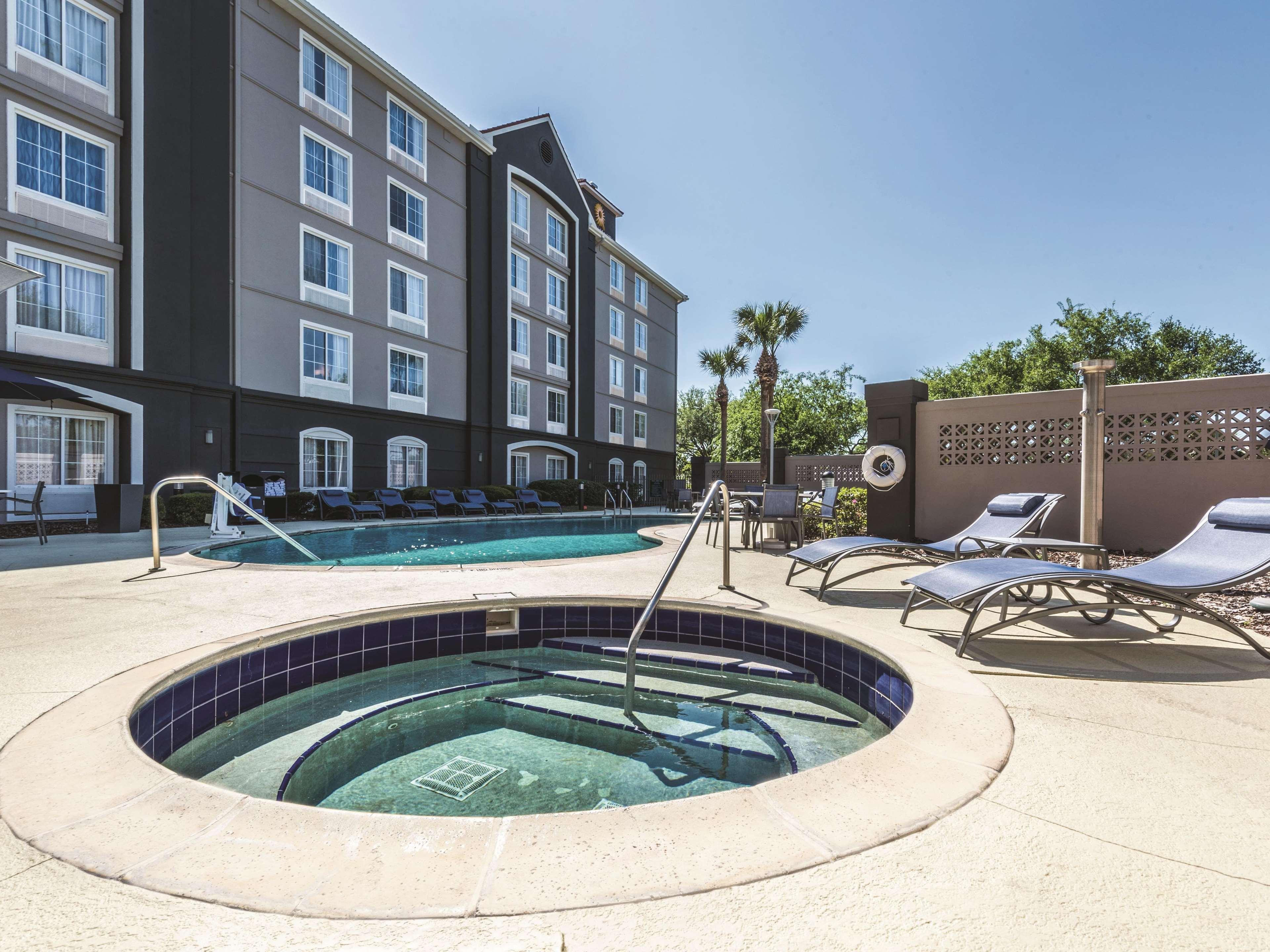 La Quinta By Wyndham Orlando Лейк Мери Екстериор снимка