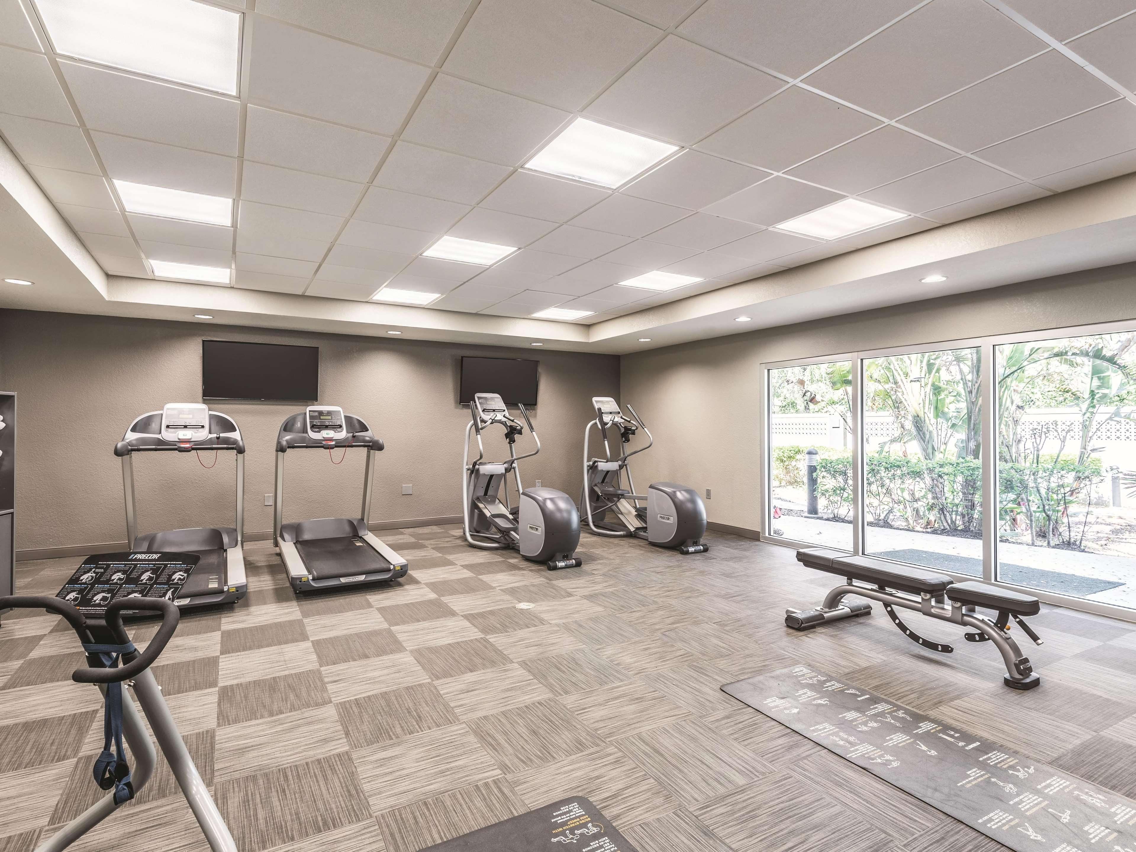 La Quinta By Wyndham Orlando Лейк Мери Екстериор снимка